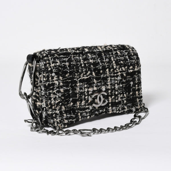 極美品 CHANEL シャネル ワンショルダーバッグ 8番台 ココマーク ツイード スパンデックス ブラック ホワイト シルバー金具 中古 4a007783