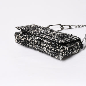 極美品 CHANEL シャネル ワンショルダーバッグ 8番台 ココマーク ツイード スパンデックス ブラック ホワイト シルバー金具 中古 4a007783