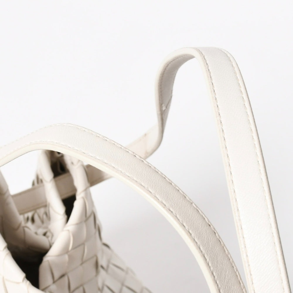 Very Good Condition BOTTEGA VENETA Bottega Veneta Handbag Intrecciato White Gold Hardware Leather B08716912H Used 4a007864