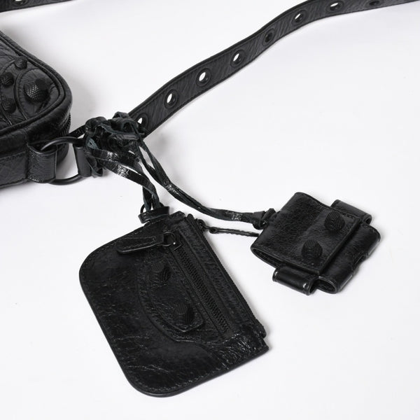 極美品 BALENCIAGA バレンシアガ ル カゴール ショルダーバッグ 719065 レザー ブラック 現行 中古 4a008218