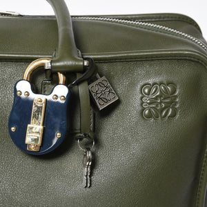 新品同様品 LOEWE ロエベ アマゾナ 44 アナグラム Amazona 44 Anagram ハンドバッグ カーキ 061506 中古 4a008224
