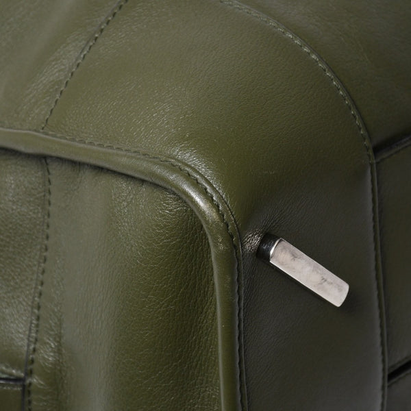 新品同様品 LOEWE ロエベ アマゾナ 44 アナグラム Amazona 44 Anagram ハンドバッグ カーキ 061506 中古 4a008224