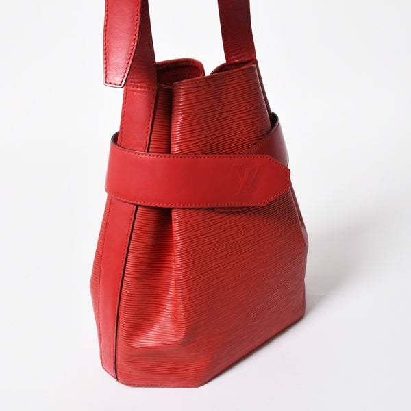 LOUIS VUITTON ルイヴィトン エピ サックデポール ショルダーバッグ M80197 エピレザー レッド ゴールド金具 美品 中古 4a007875