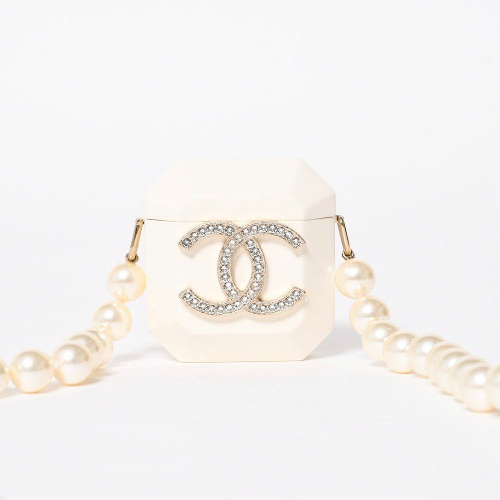 Very good condition CHANEL AirPods case necklace here mark strass metal lambskin resin pearl white gold hardware used 4a008378