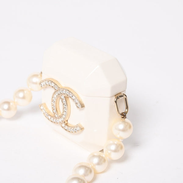 極美品 CHANEL シャネル AirPodsケース ネックレス ココマーク ストラス メタル ラムスキン レジン パール ホワイト ゴールド金具 中古 4a008378