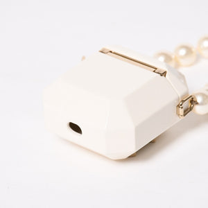 極美品 CHANEL シャネル AirPodsケース ネックレス ココマーク ストラス メタル ラムスキン レジン パール ホワイト ゴールド金具 中古 4a008378