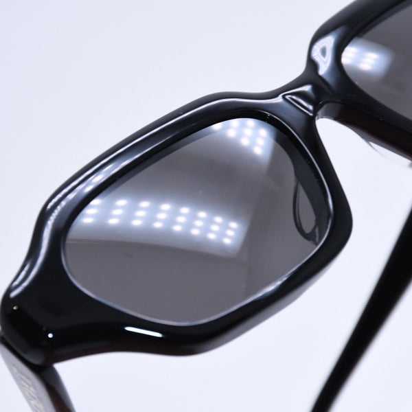 極美品 LOEWE ロエベ レクタンギュラー スリム サングラス LW40157U サイズ51◻︎17 140 ブラック グレー アイウェア ゴールド金具 中古 4a007958