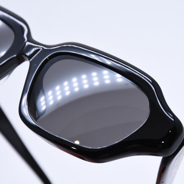 極美品 LOEWE ロエベ レクタンギュラー スリム サングラス LW40157U サイズ51◻︎17 140 ブラック グレー アイウェア ゴールド金具 中古 4a007958