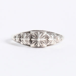 極美品 CHROME HEARTS クロムハーツ TINY PYRAMID RING タイニーピラミッド リング CHプラス 重量約2.13g サイズ8.5号 中古 4a008206