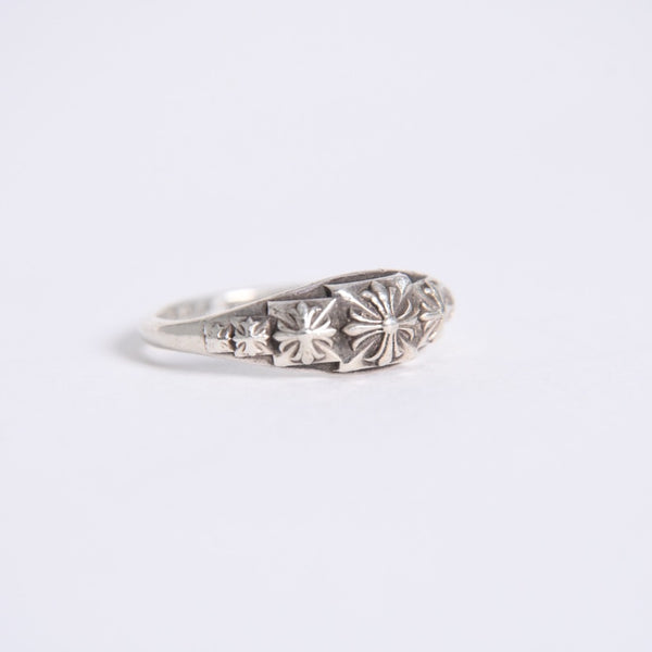 極美品 CHROME HEARTS クロムハーツ TINY PYRAMID RING タイニーピラミッド リング CHプラス 重量約2.13g サイズ8.5号 中古 4a008206
