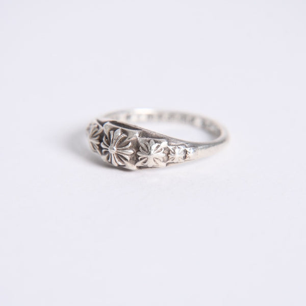 極美品 CHROME HEARTS クロムハーツ TINY PYRAMID RING タイニーピラミッド リング CHプラス 重量約2.13g サイズ8.5号 中古 4a008206