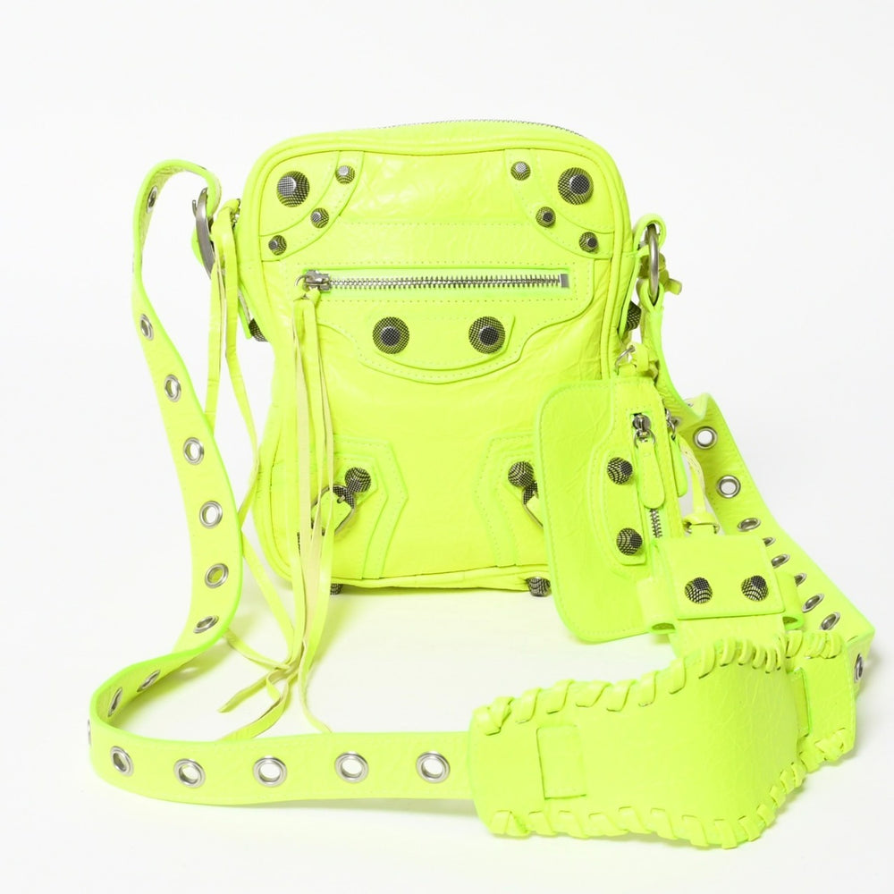 極美品 BALENCIAGA バレンシアガ ルカゴールXS ショルダーバッグ 719065 ネオンイエロー ラムスキン シルバー金具 中古 4a007862