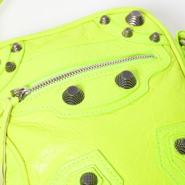極美品 BALENCIAGA バレンシアガ ルカゴールXS ショルダーバッグ 719065 ネオンイエロー ラムスキン シルバー金具 中古 4a007862