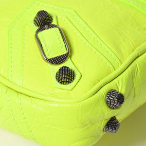 極美品 BALENCIAGA バレンシアガ ルカゴールXS ショルダーバッグ 719065 ネオンイエロー ラムスキン シルバー金具 中古 4a007862
