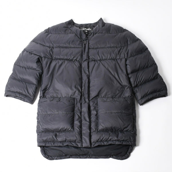 極美品 CHANEL シャネル ダウンジャケット P57125V43070 サイズ36 ココマーク レディース ナイロン ネイビー系 中古 4a007549