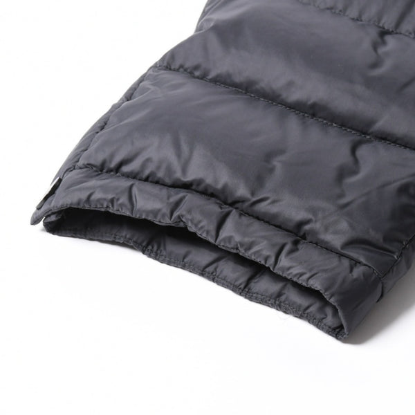 極美品 CHANEL シャネル ダウンジャケット P57125V43070 サイズ36 ココマーク レディース ナイロン ネイビー系 中古 4a007549