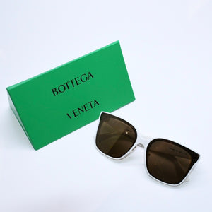 極美品 BOTTEGA VENETA ボッテガヴェネタ バタフライ型スクエアサングラス BV0303SK サイズ64◻︎15 145 ホワイト ブラウン 中古 4a007961