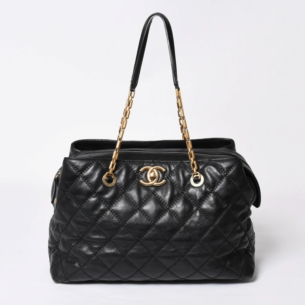 極美品 CHANEL シャネル チェーントートバッグ 15番台 ココマーク マトラッセ レザー ブラック ゴールド金具 中古 4a007780