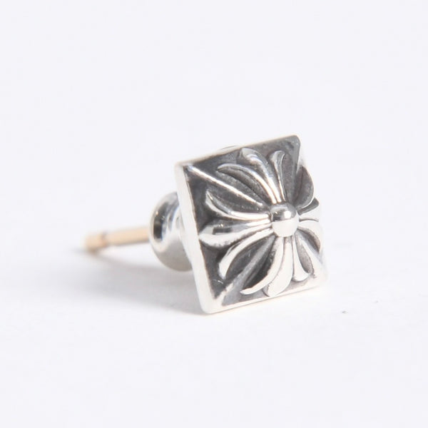 新品未使用 CHROME HEARTS クロムハーツ STUD PYRAMID PLS ピラミッド スタッドピアス 重量約0.93g 片耳用 シルバー925 中古 4a007947