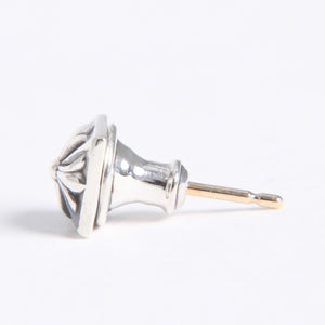 新品未使用 CHROME HEARTS クロムハーツ STUD PYRAMID PLS ピラミッド スタッドピアス 重量約0.93g 片耳用 シルバー925 中古 4a007947