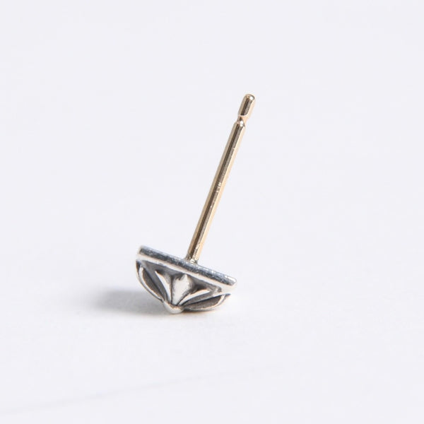 新品未使用 CHROME HEARTS クロムハーツ STUD PYRAMID PLS ピラミッド スタッドピアス 重量約0.93g 片耳用 シルバー925 中古 4a007947