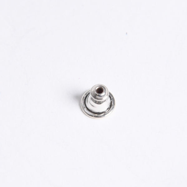 新品未使用 CHROME HEARTS クロムハーツ STUD PYRAMID PLS ピラミッド スタッドピアス 重量約0.93g 片耳用 シルバー925 中古 4a007947