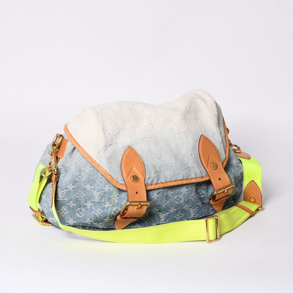 Very Good Condition LOUIS VUITTON Denim Sunrise Shoulder Bag Blue Gradation Denim Canvas M93189 Used 4a000848