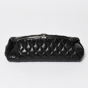 Very Good Condition CHANEL Clutch Bag Matelasse Black Lambskin Silver Hardware No. 13 Used 4a008197