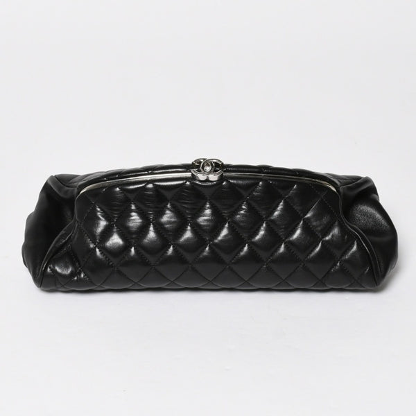 Very Good Condition CHANEL Clutch Bag Matelasse Black Lambskin Silver Hardware No. 13 Used 4a008197