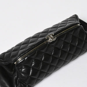 Very Good Condition CHANEL Clutch Bag Matelasse Black Lambskin Silver Hardware No. 13 Used 4a008197