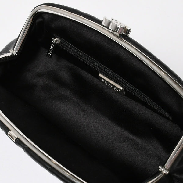 Very Good Condition CHANEL Clutch Bag Matelasse Black Lambskin Silver Hardware No. 13 Used 4a008197