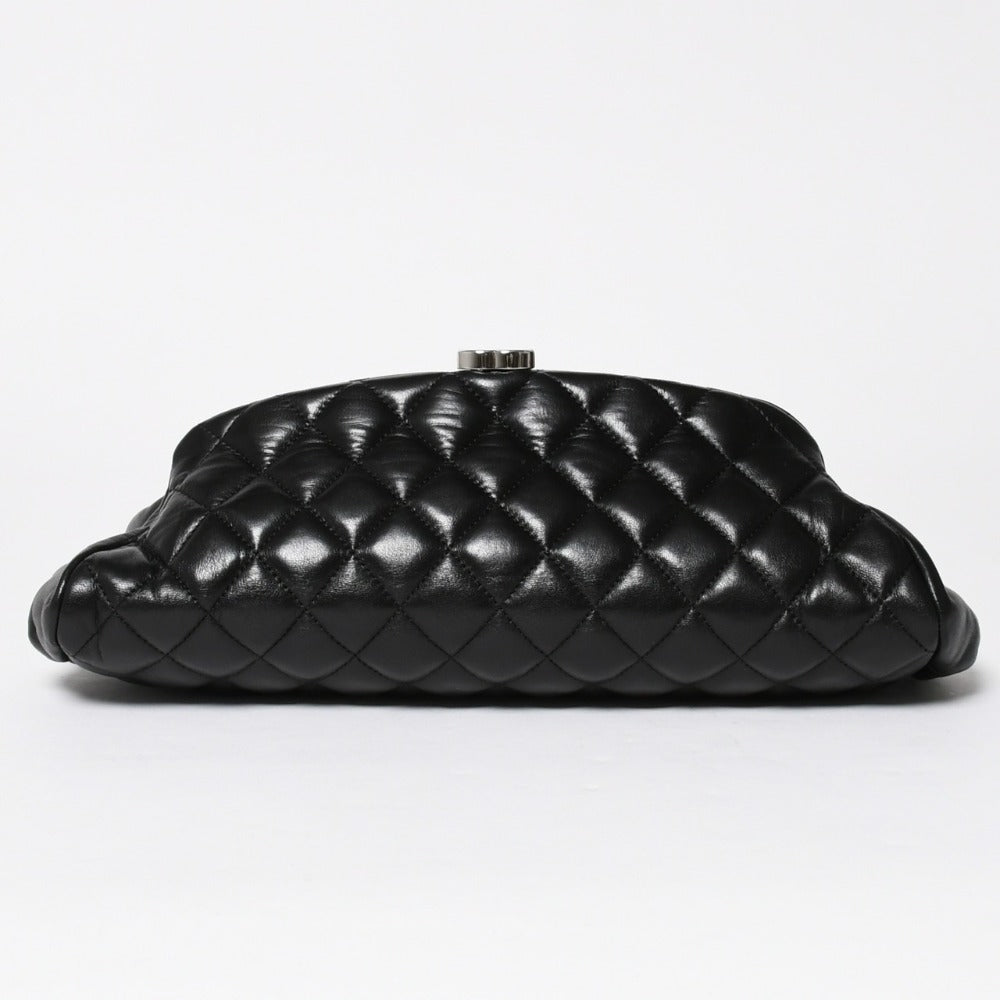 極美品 CHANEL シャネル クラッチバッグ マトラッセ ブラック ラムスキン シルバー金具 13番台 中古 4a008197