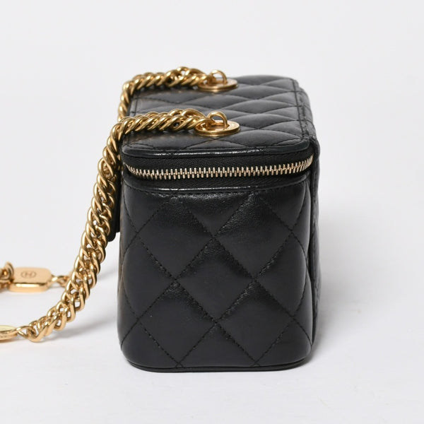 極美品 CHANEL シャネル バニティ チェーンショルダーバッグ ブラック ゴールド金具 ラムスキン ランダム番台 中古 4a008196