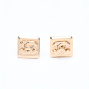 CHANEL シャネル ココマーク スクエア スタッドピアス 重量約2.07g 02A刻印 GP メタル ゴールド 両耳用 美品 中古 4a007103