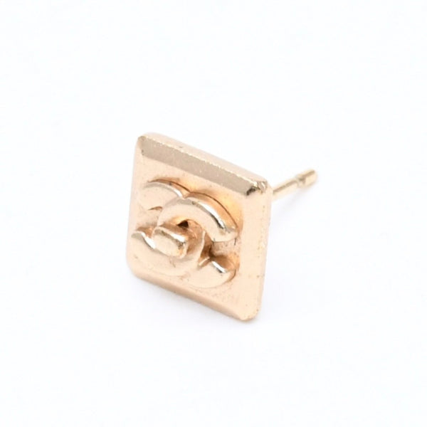 CHANEL シャネル ココマーク スクエア スタッドピアス 重量約2.07g 02A刻印 GP メタル ゴールド 両耳用 美品 中古 4a007103