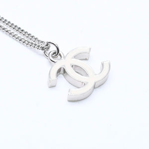 極美品 CHANEL シャネル ココマーク ネックレス 重量約5.77g 05V刻印 GP メタル ラインストーン 全長約43.0cm 中古 4a007105