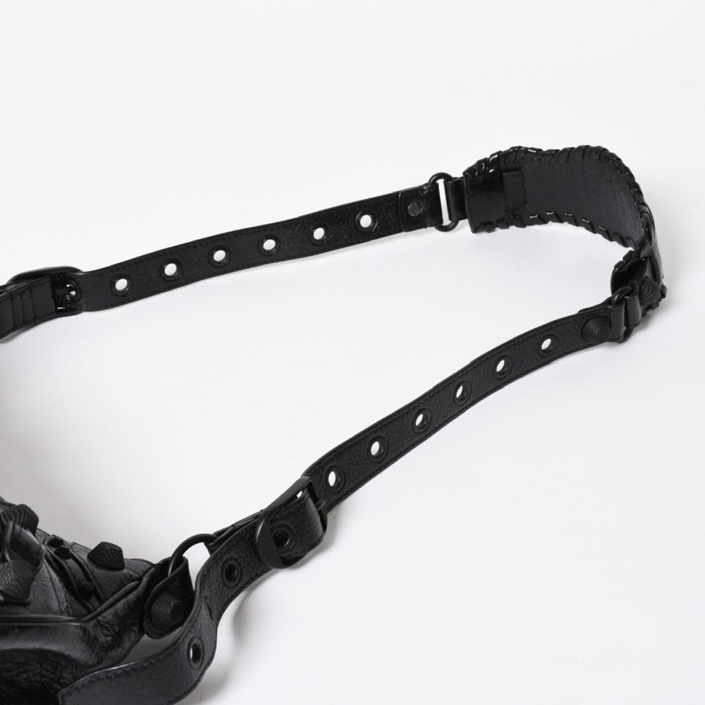 新品同様品 BALENCIAGA バレンシアガ Le Cagole ルカゴール ショルダーバッグ ブラック 671307 アリーナラムスキン 中古 4a008141