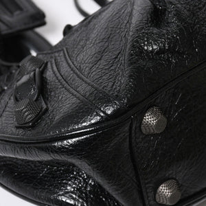 新品同様品 BALENCIAGA バレンシアガ Le Cagole ルカゴール ショルダーバッグ ブラック 671307 アリーナラムスキン 中古 4a008141