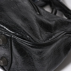 新品同様品 BALENCIAGA バレンシアガ Le Cagole ルカゴール ショルダーバッグ ブラック 671307 アリーナラムスキン 中古 4a008141