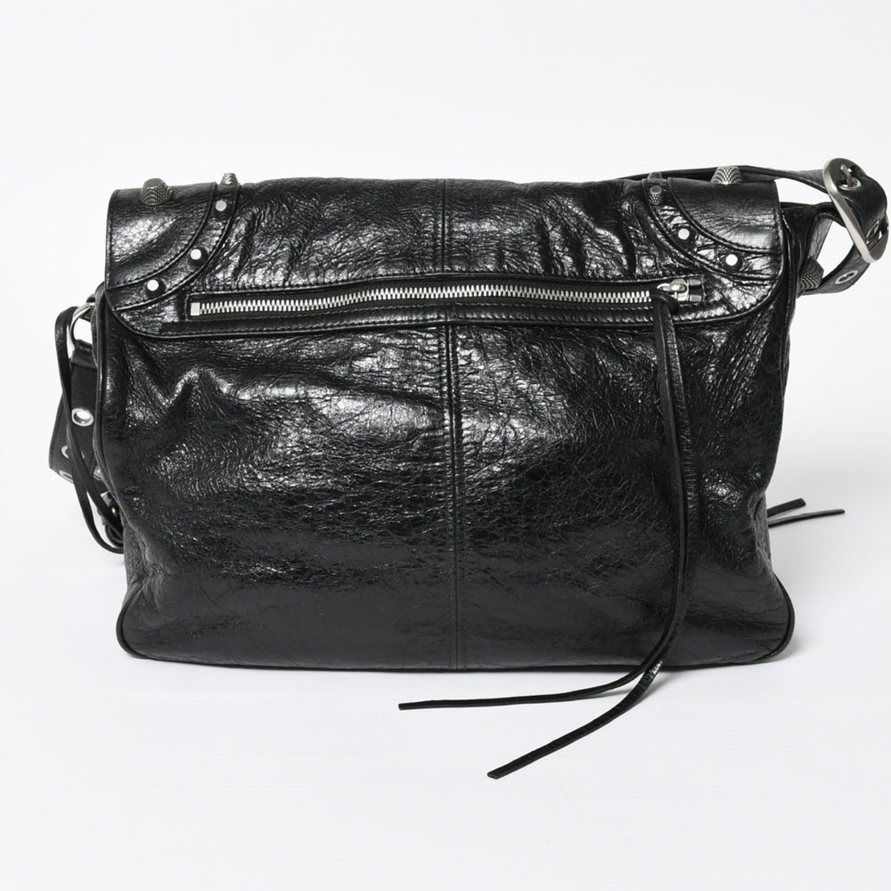 極美品 BALENCIAGA バレンシアガ ル カゴール ミディアム 719093 ショルダーバッグ バッグ ブラック シルバー金具 中古 4a008220
