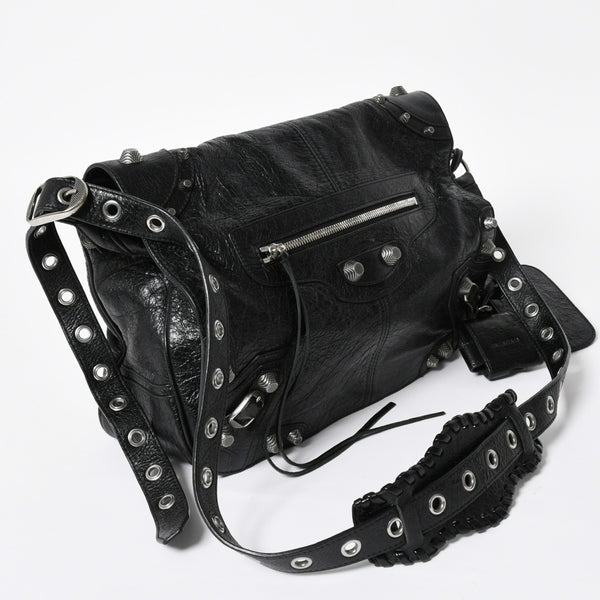 極美品 BALENCIAGA バレンシアガ ル カゴール ミディアム 719093 ショルダーバッグ バッグ ブラック シルバー金具 中古 4a008220