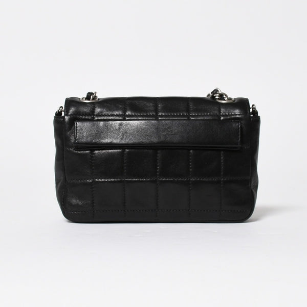 Very Good Condition CHANEL Chocolate Bar Chain Shoulder Bag A2000 6th Series Coco Mark Lambskin Black Silver Hardware Used 4a008248