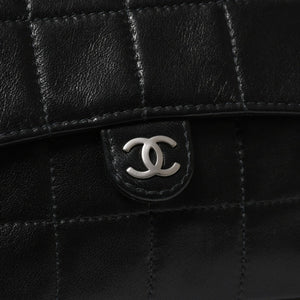 Very Good Condition CHANEL Chocolate Bar Chain Shoulder Bag A2000 6th Series Coco Mark Lambskin Black Silver Hardware Used 4a008248