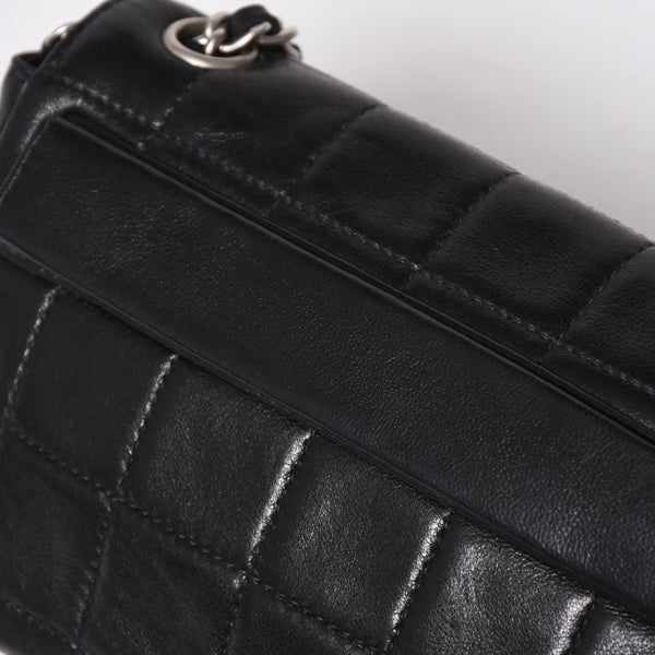 Very Good Condition CHANEL Chocolate Bar Chain Shoulder Bag A2000 6th Series Coco Mark Lambskin Black Silver Hardware Used 4a008248