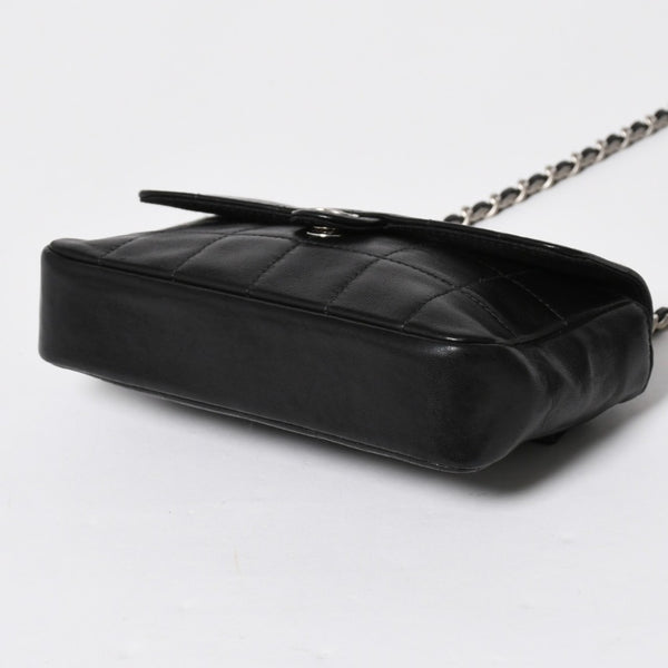 Very Good Condition CHANEL Chocolate Bar Chain Shoulder Bag A2000 6th Series Coco Mark Lambskin Black Silver Hardware Used 4a008248
