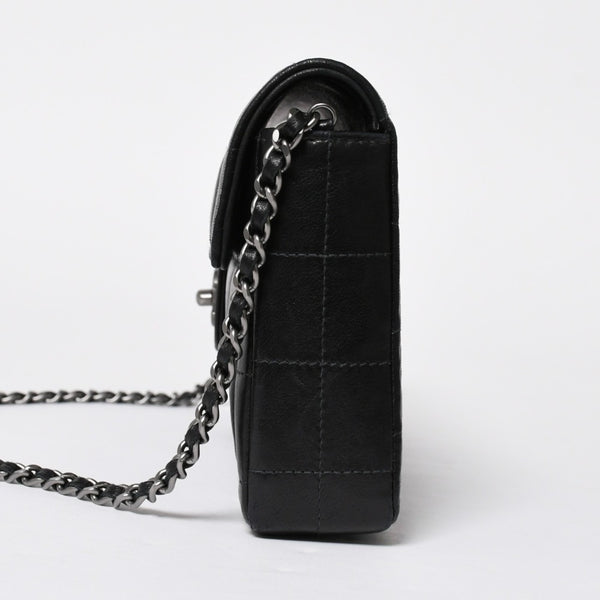 極美品 CHANEL シャネル イーストウエスト チェーンショルダーバッグ 6番台 ココマーク チョコバー ラムスキン ブラック 中古 4a008247