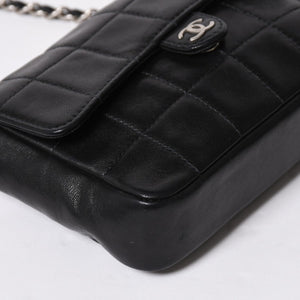 Very Good Condition CHANEL Chocolate Bar Chain Shoulder Bag A2000 6th Series Coco Mark Lambskin Black Silver Hardware Used 4a008248