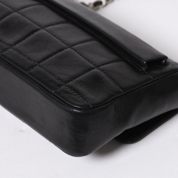 Very Good Condition CHANEL Chocolate Bar Chain Shoulder Bag A2000 6th Series Coco Mark Lambskin Black Silver Hardware Used 4a008248