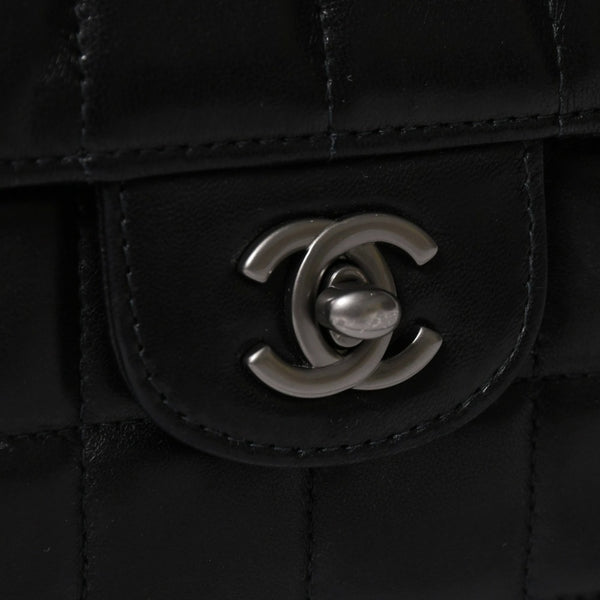 極美品 CHANEL シャネル イーストウエスト チェーンショルダーバッグ 6番台 ココマーク チョコバー ラムスキン ブラック 中古 4a008247