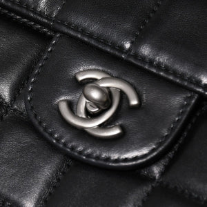極美品 CHANEL シャネル イーストウエスト チェーンショルダーバッグ 6番台 ココマーク チョコバー ラムスキン ブラック 中古 4a008247